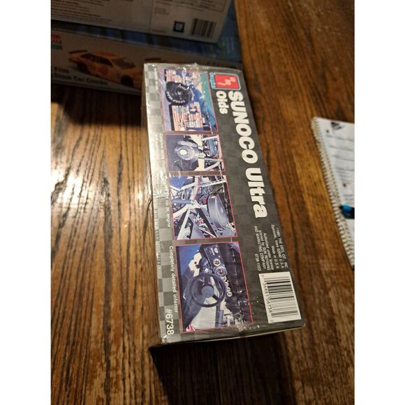 Vintage 1991 AMT Ertl NASCAR Sunoco Ultra Oldsmobile #94 Race Car Model Kit - Picture 3 of 6